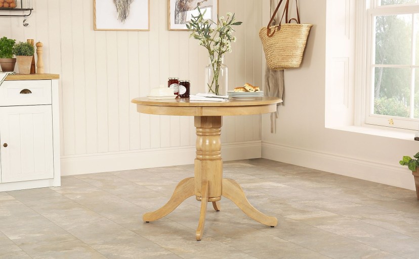 kingston round oak 90cm dining table