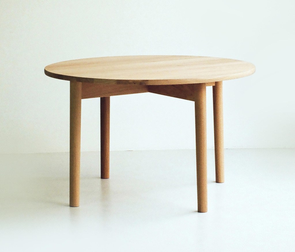 oak dining table round architonic